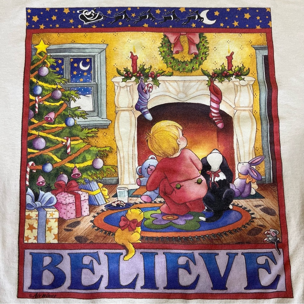 Vintage 1990s Christmas Art T Shirt BELIEVE Tree Stockings Fireplace July Summer